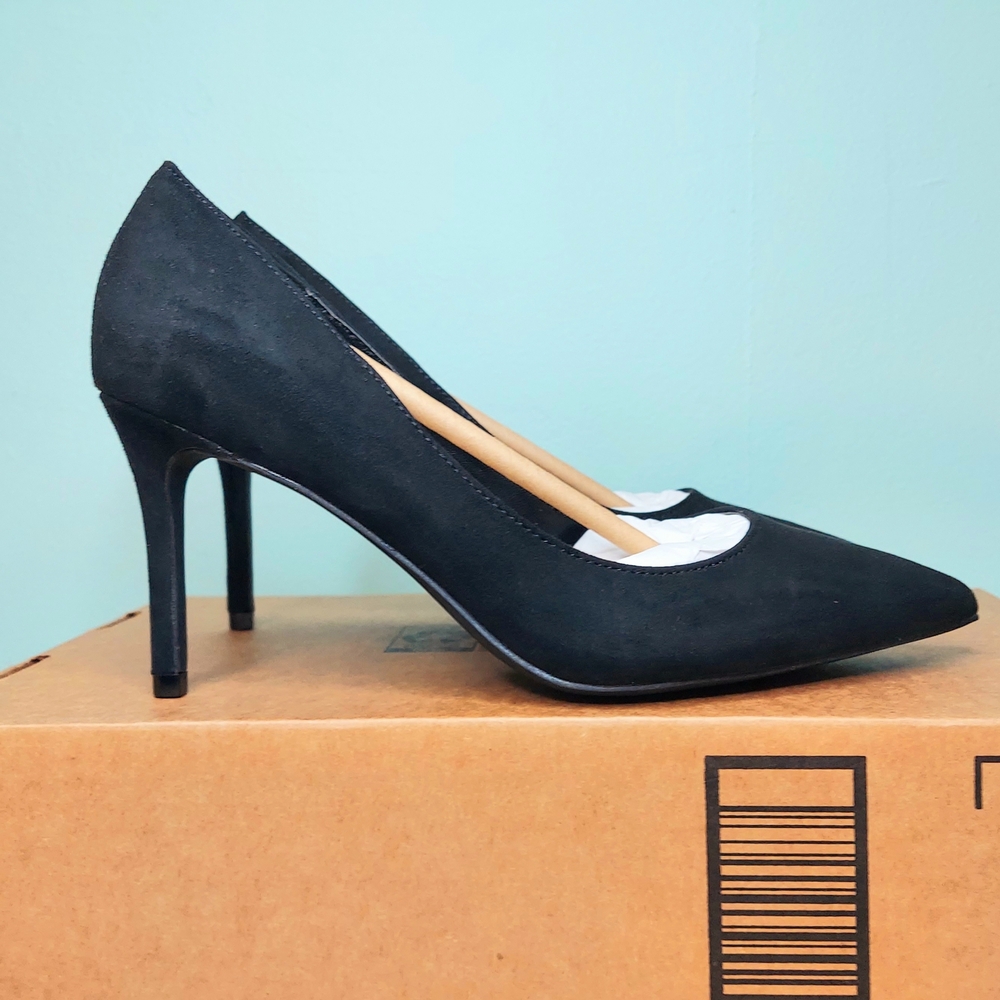 JustFab Faux Suede Black Stiletto Heels Womens Size 7 NWOT Coquette Girl Wedding